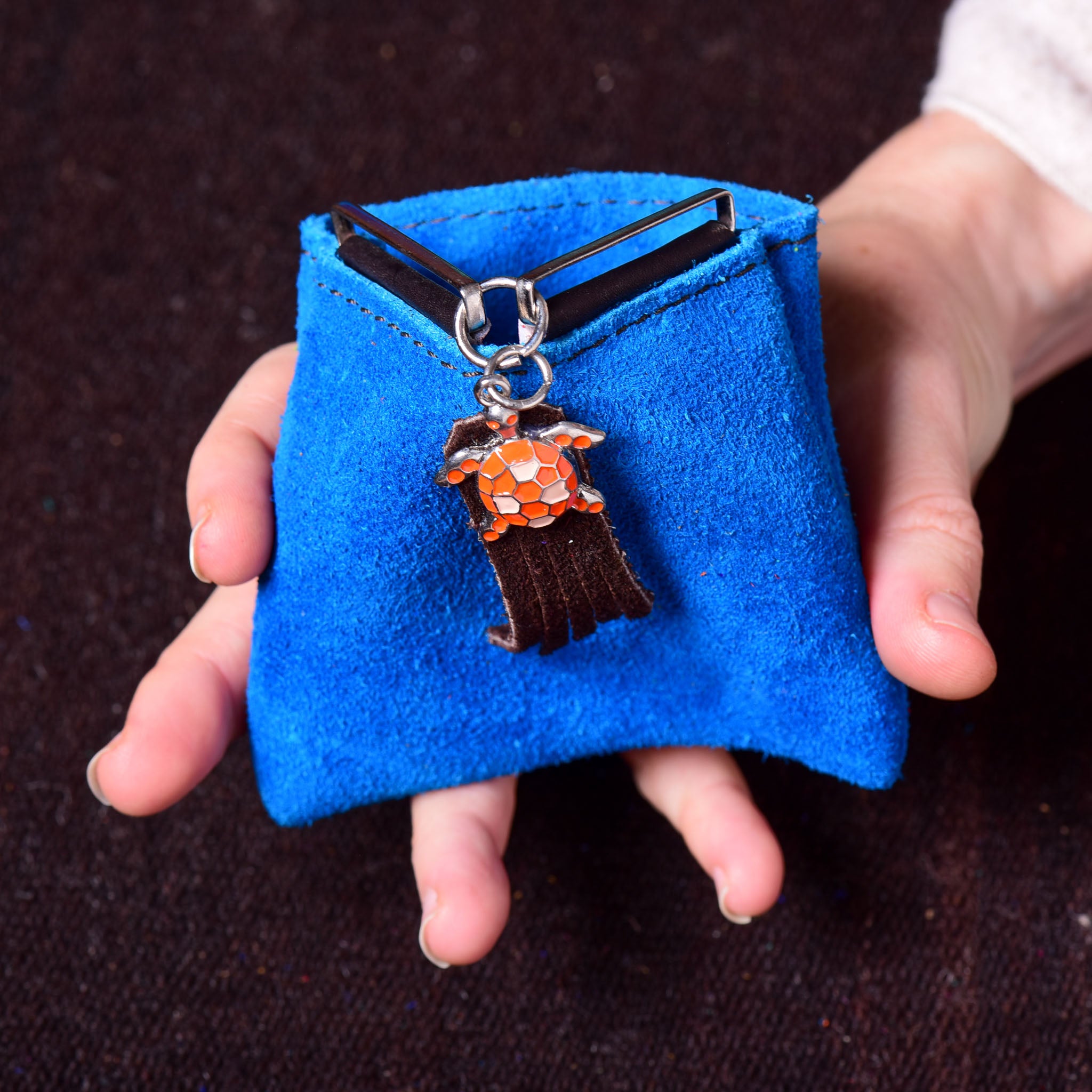 Andino Tortuguero - Otavalo Leather Turtle Clasp Purse Light Blue