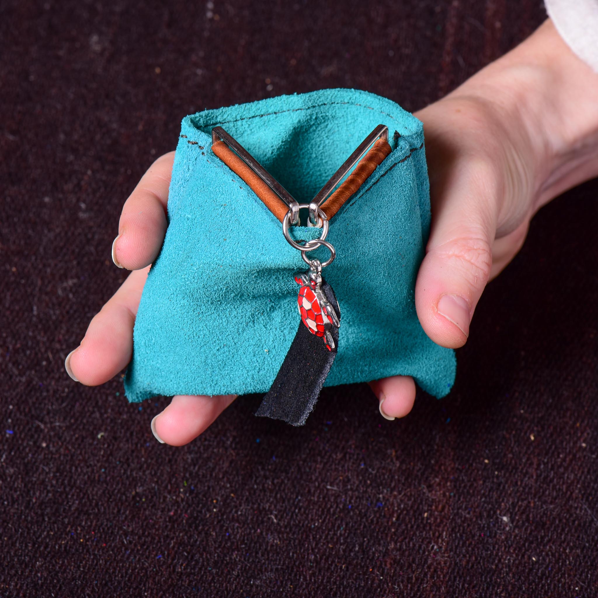 Andino Tortuguero - Otavalo Leather Turtle Clasp Purse turquoise Black Handle