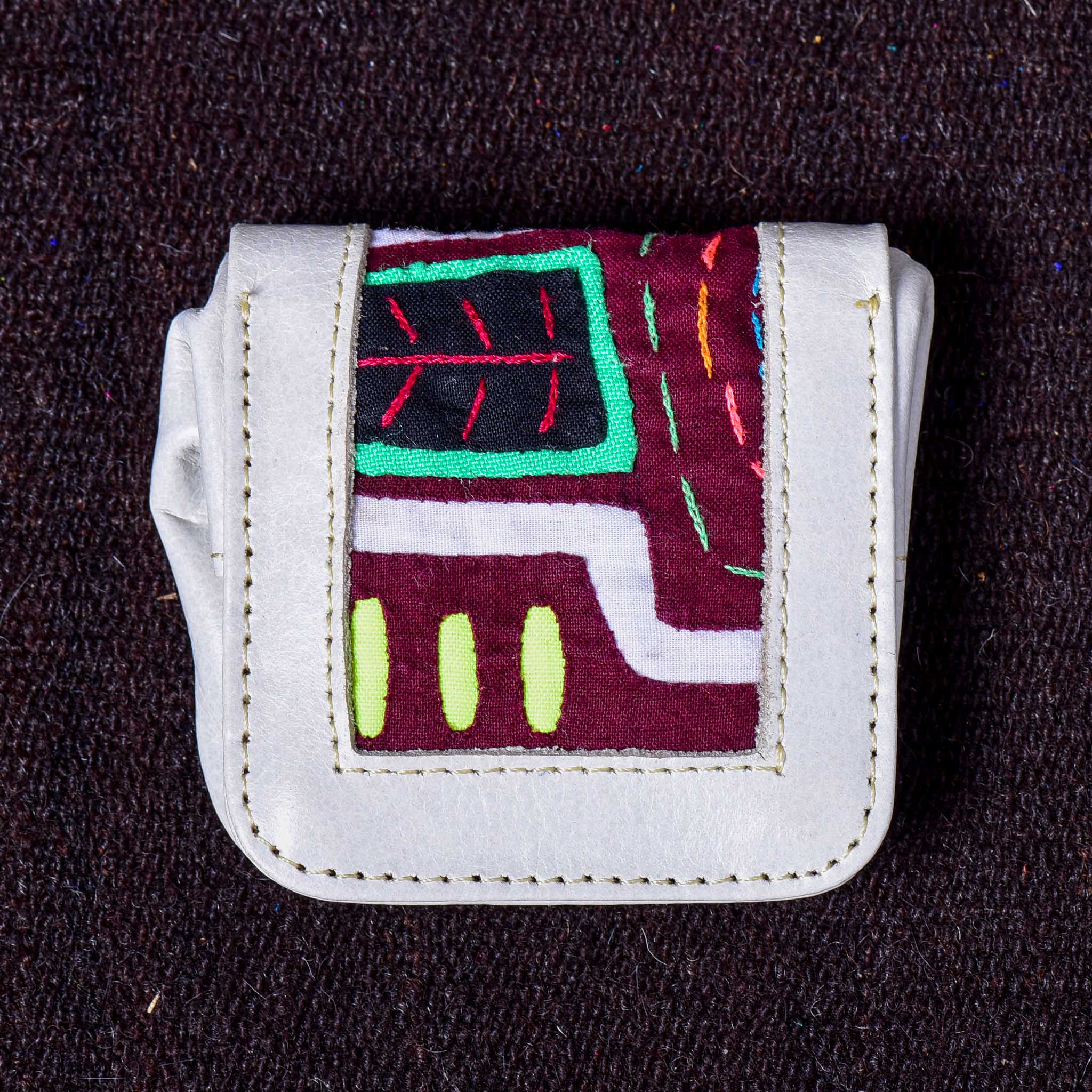 Cuadradito - Kuna Mola & Leather Purse white