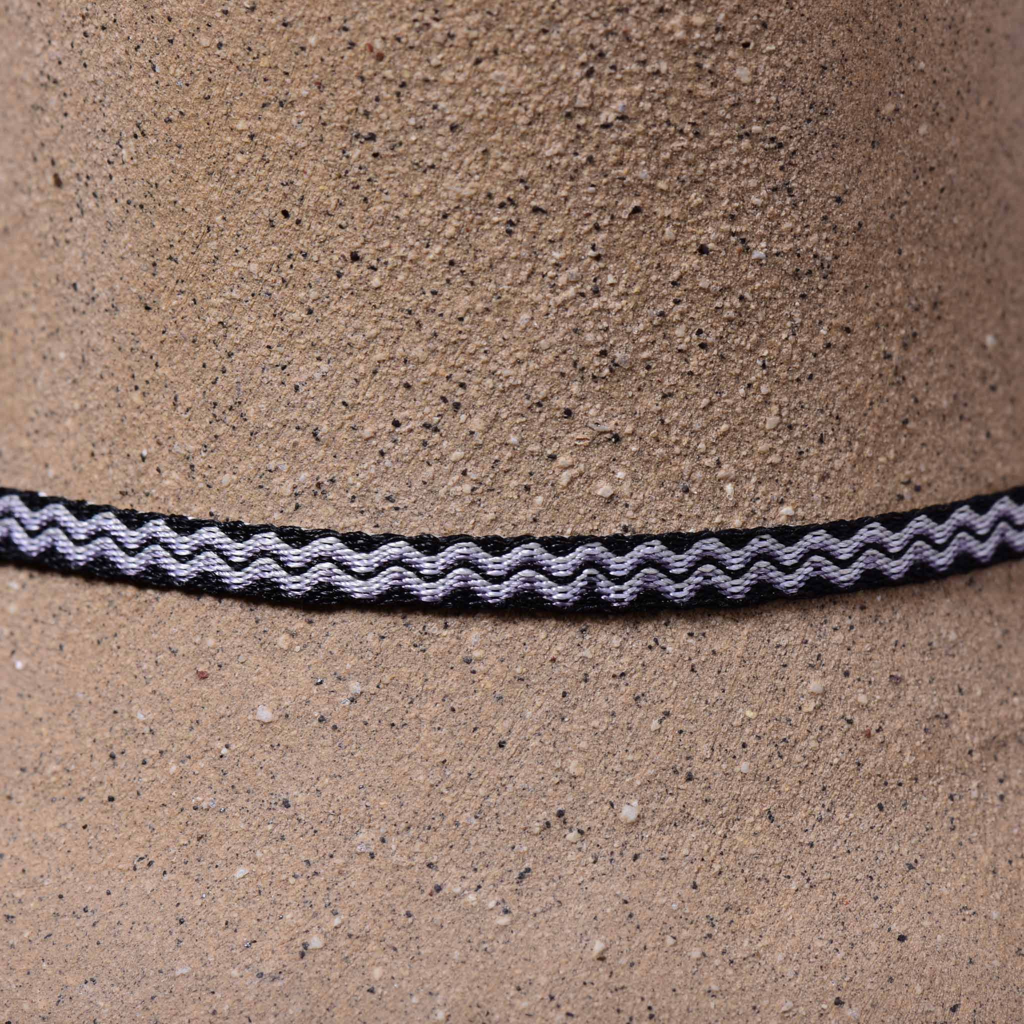 Mhuysca Macrame Thin Bracelet Black Waves
