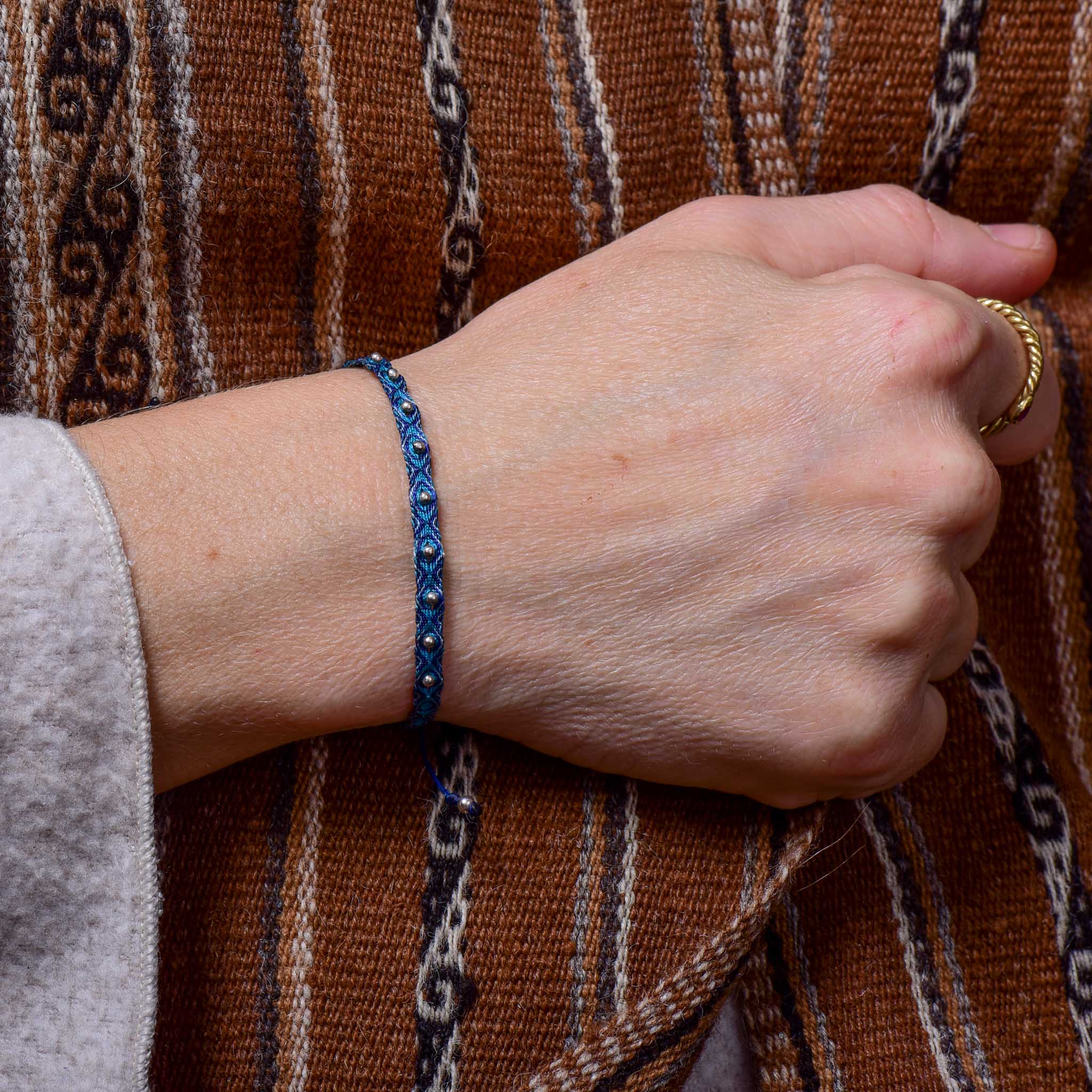 Mhuysca Makrame Thin Bracelate With Pins Dark Blue