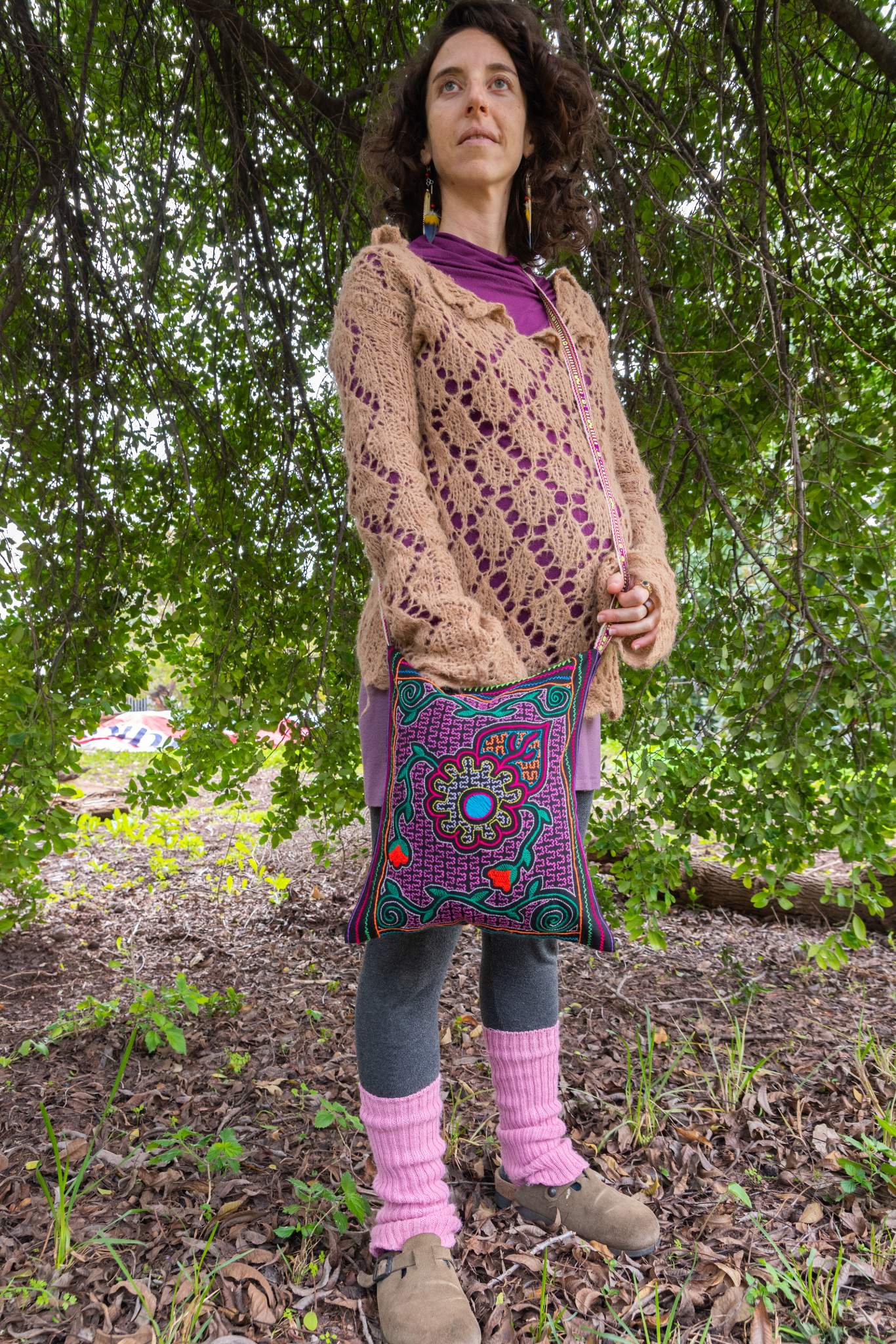 The flower Peruvian Embroidery  shipibo bag